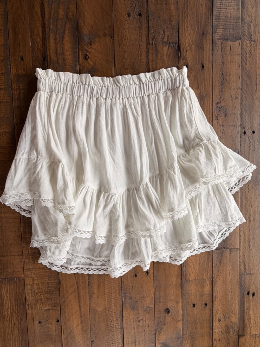 Miou Muse White Tiered Ruffle Mini Skirt | Lace Trim Boho Skirt NWT Size L - Picture 2 of 5